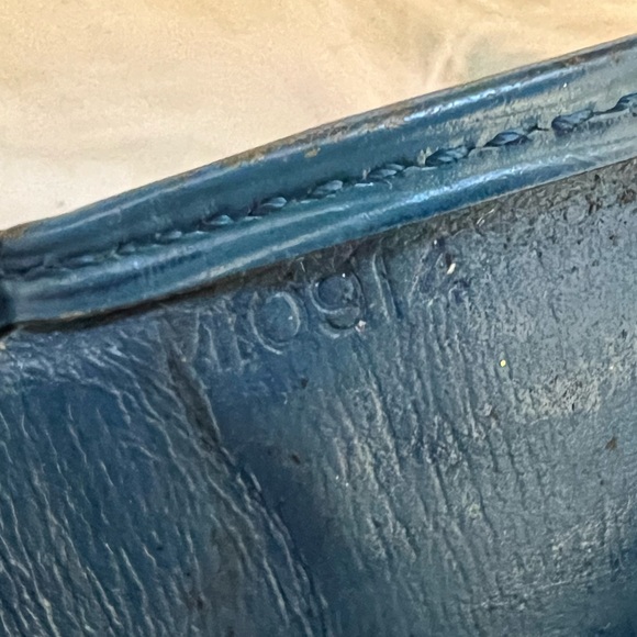 Louis Vuitton Epi Blue - Picture 13 of 16